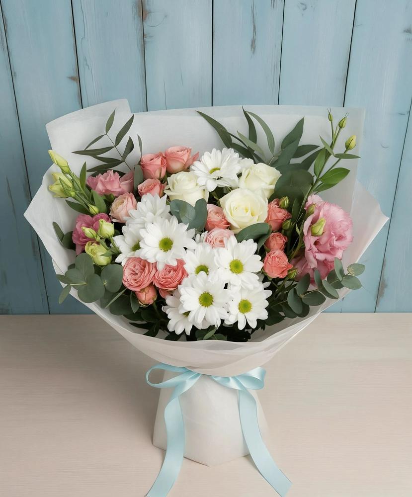 Букет цветов из: Розы, Лизиантусы и Хризантемы в Чайковском