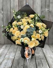 Букет цветов из:  Розы и Лизиантусы #REPLACE_PRED# Чайковском