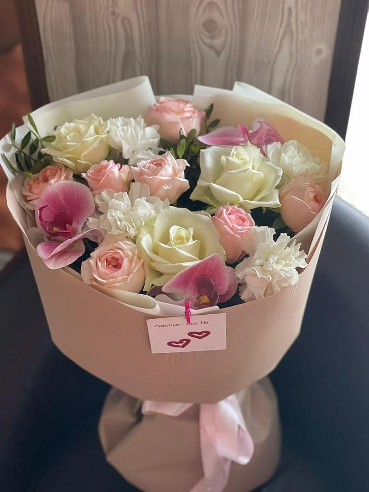 Букет цветов из: Орхидеи, Розы и Гвоздики в Чайковском