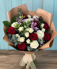 Букет цветов из:  Розы и Альстромерии в Чайковском