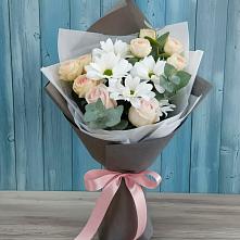 Букет цветов из:  Хризантемы и Розы в Чайковском