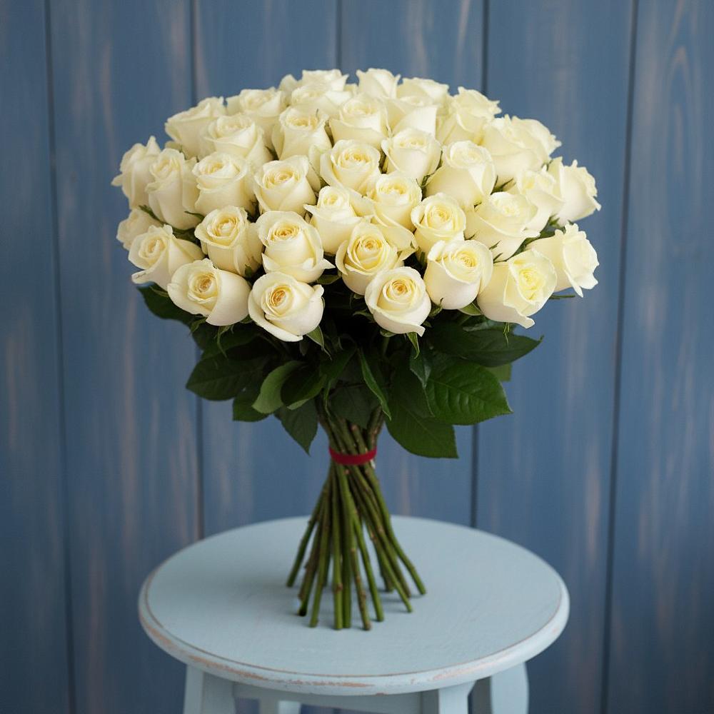 Букет 51 Белая роза Эдлесс Лав в Чайковском