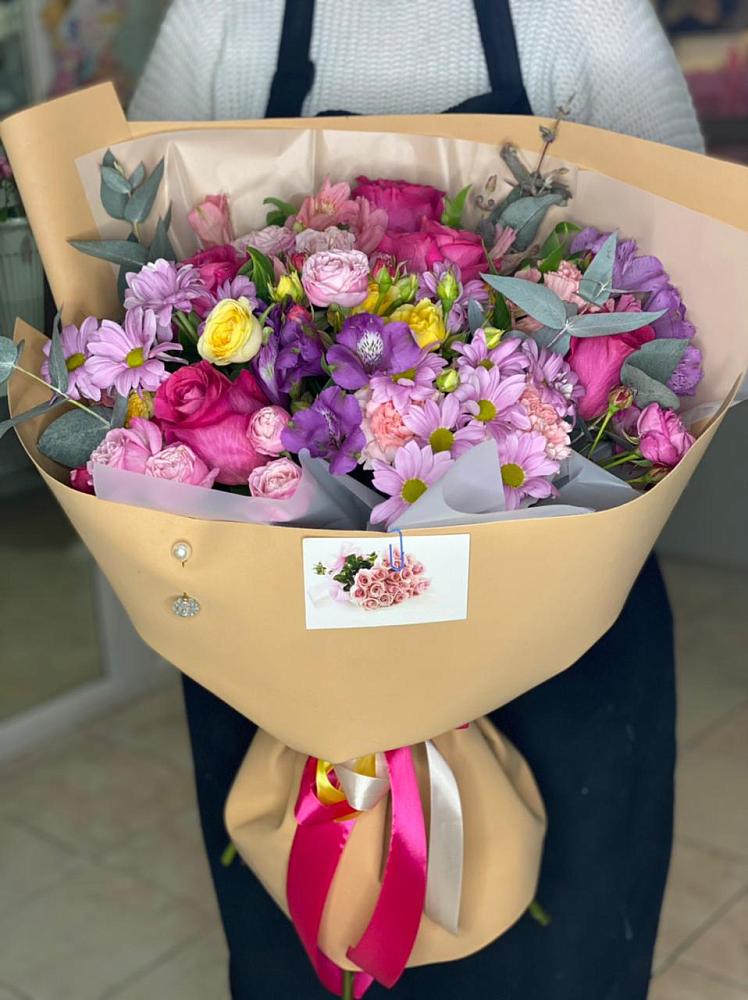 Букет цветов из: Хризантемы, Гвоздики и Альстромерии в Чайковском