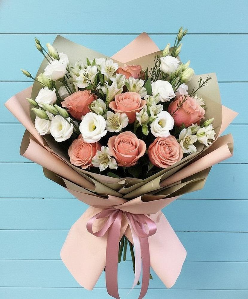 Букет цветов из: Розы, Альстромерии и Лизиантусы в Чайковском