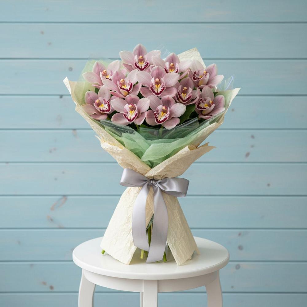 Букет цветов из: Орхидеи и Розы в Чайковском