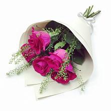 Букет цветов из:  Розы в Чайковском