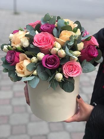 Цветочная композиция из Розы в шляпной коробке в Чайковском