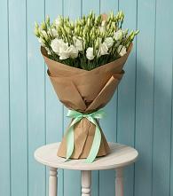 Букет цветов из:  Лизиантусы в Чайковском