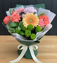 Букет цветов из:  Гвоздики, Розы, Герберы и Хризантемы в Чайковском