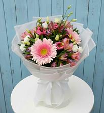 Букет цветов из:  Герберы, Альстромерии и Лизиантусы в Чайковском