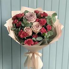 Букет цветов из:  Гвоздики и Розы в Чайковском