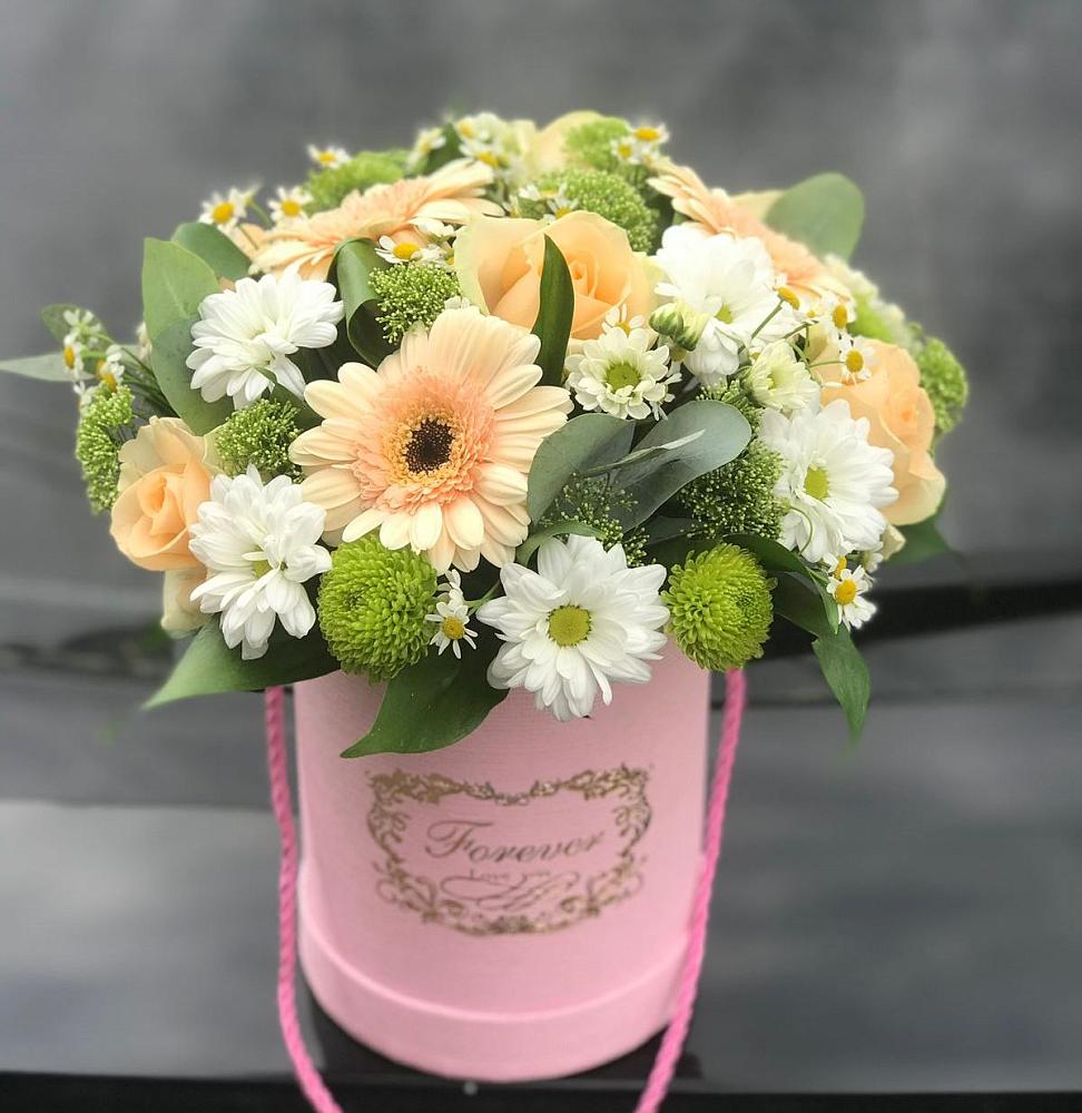 Цветочная композиция из Розы, Герберы и Хризантемы в шляпной коробке в Чайковском