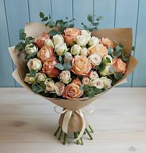 Букет цветов из:  Альстромерии и Розы в Чайковском