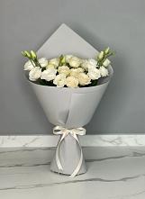 Букет цветов из:  Розы и Лизиантусы в Чайковском